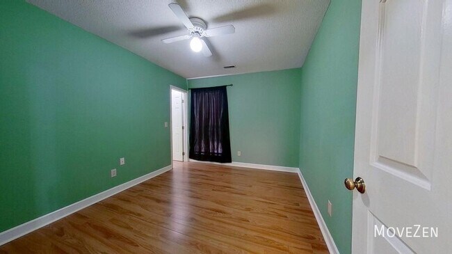 Building Photo - 6902 Persimmon Pl