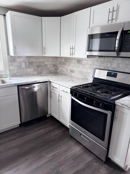 Building Photo - 119 Traister Dr