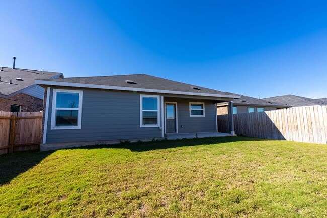 Building Photo - Charming Sunlit 4-Bedroom 2-Bathroom Home!