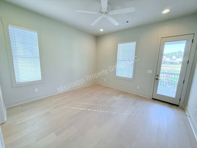 Building Photo - 3BR/3BA For Rent