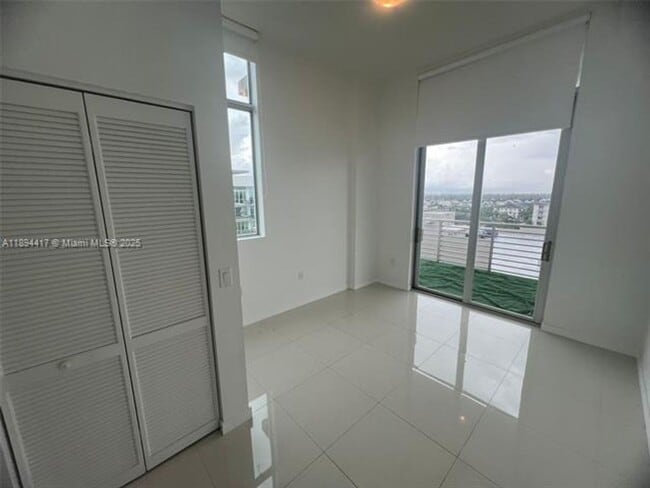 Building Photo - 7661 NW 107th Ave