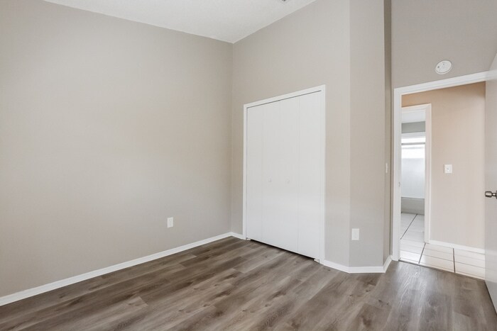 Building Photo - 1121 Shoshanna Dr