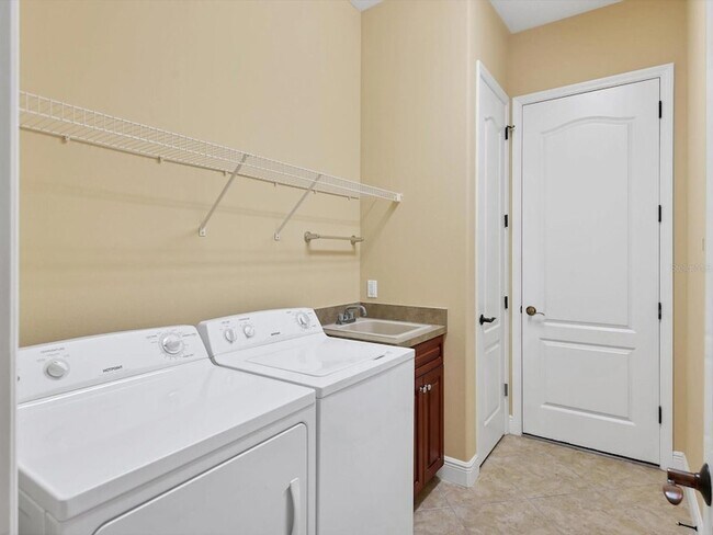 Building Photo - 4688 Tuscana Dr