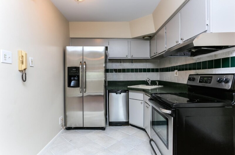 Building Photo - 354 S Swarthmore Ave