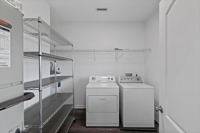 Building Photo - 184 Grandview Dr