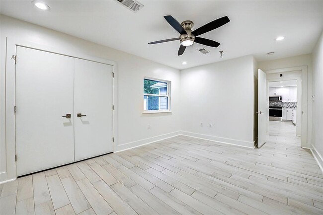Building Photo - 5541 Aspen St