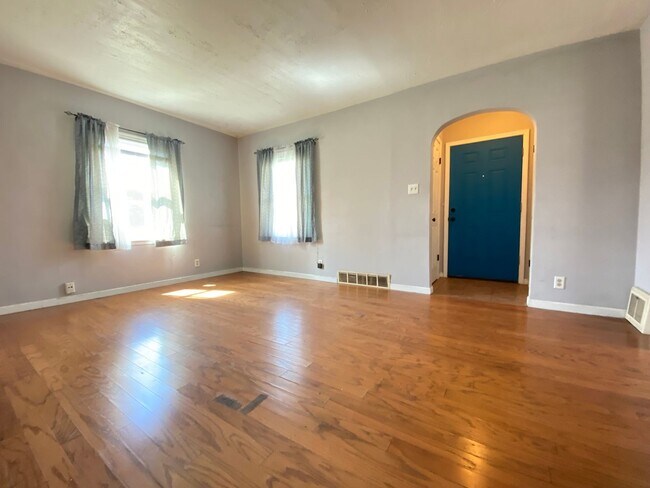 Building Photo - 3 Bedroom Home in Hammond