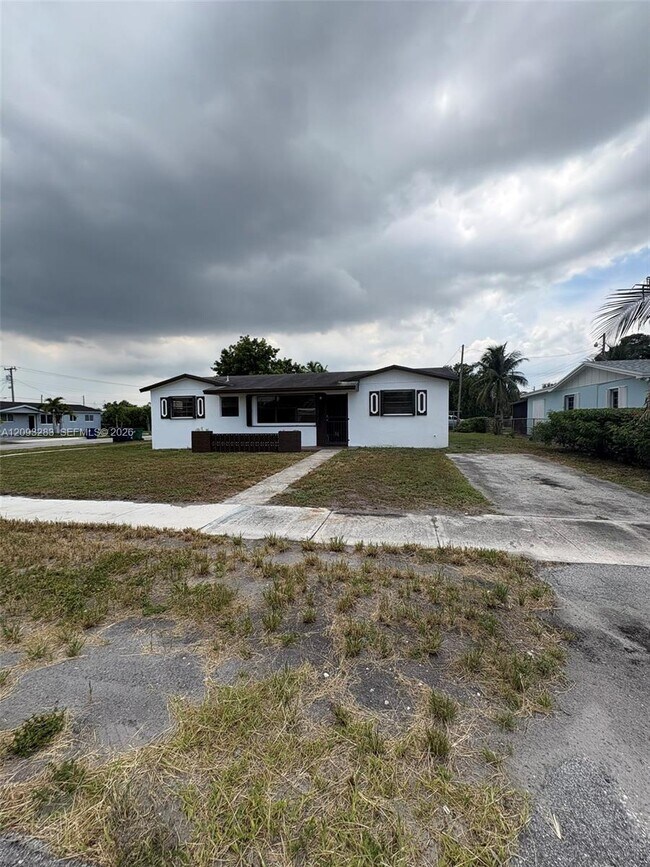 Building Photo - 3020 NW 212th St