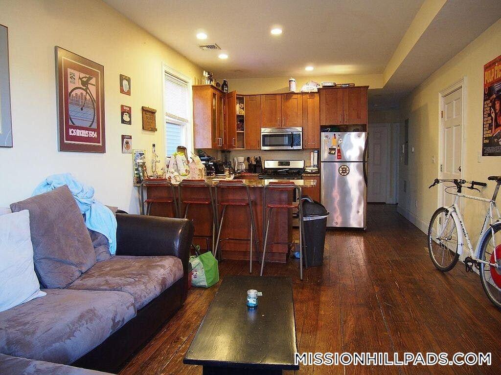 Building Photo - 731 Parker St