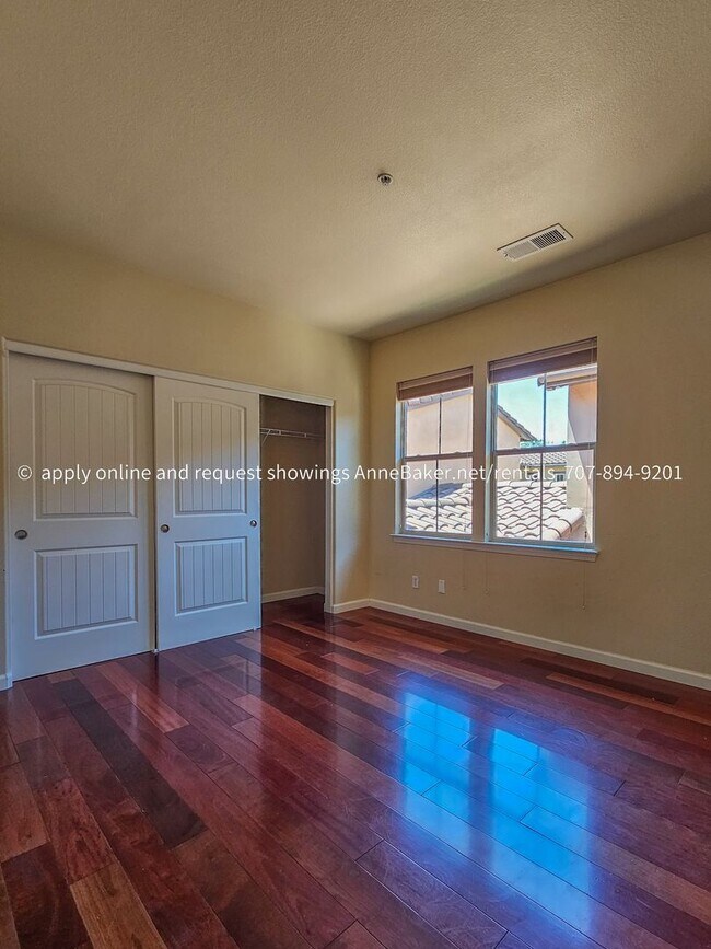 Building Photo - Well Designed Condo at Gardens at Thyme Square - Two Bedrooms and a Bonus Room - Atrium