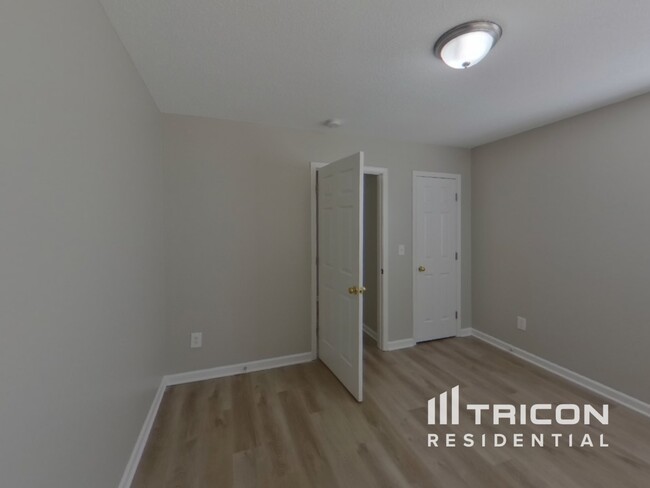 Building Photo - 20 Melrose Ct