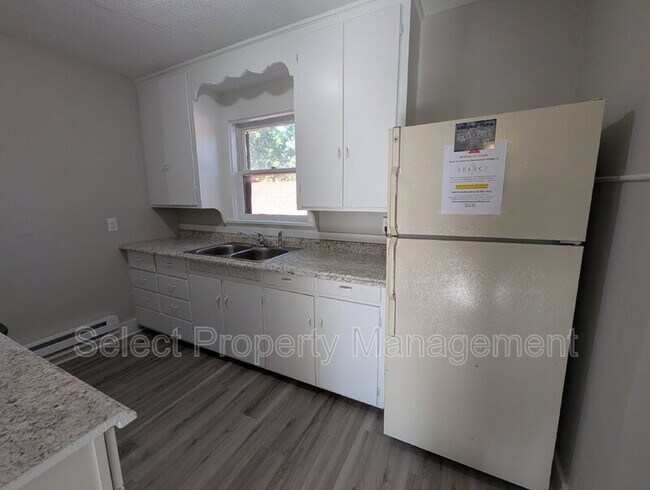 Building Photo - 1235 Huestis Ave