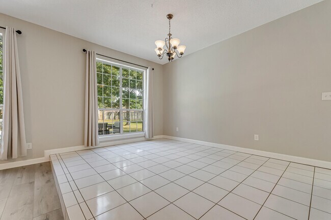 Building Photo - 114 Dana Pointe