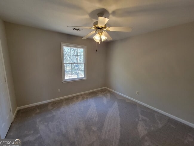Building Photo - 25 Elberta Dr