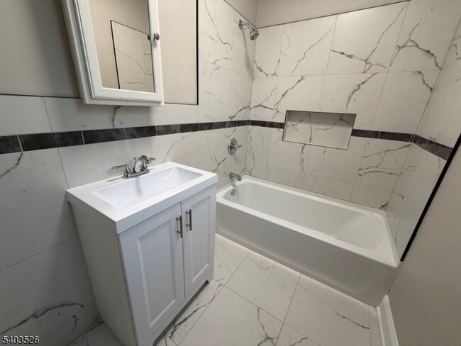 Building Photo - 139 40th St