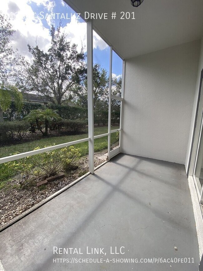 Building Photo - 12101 Santaluz Dr