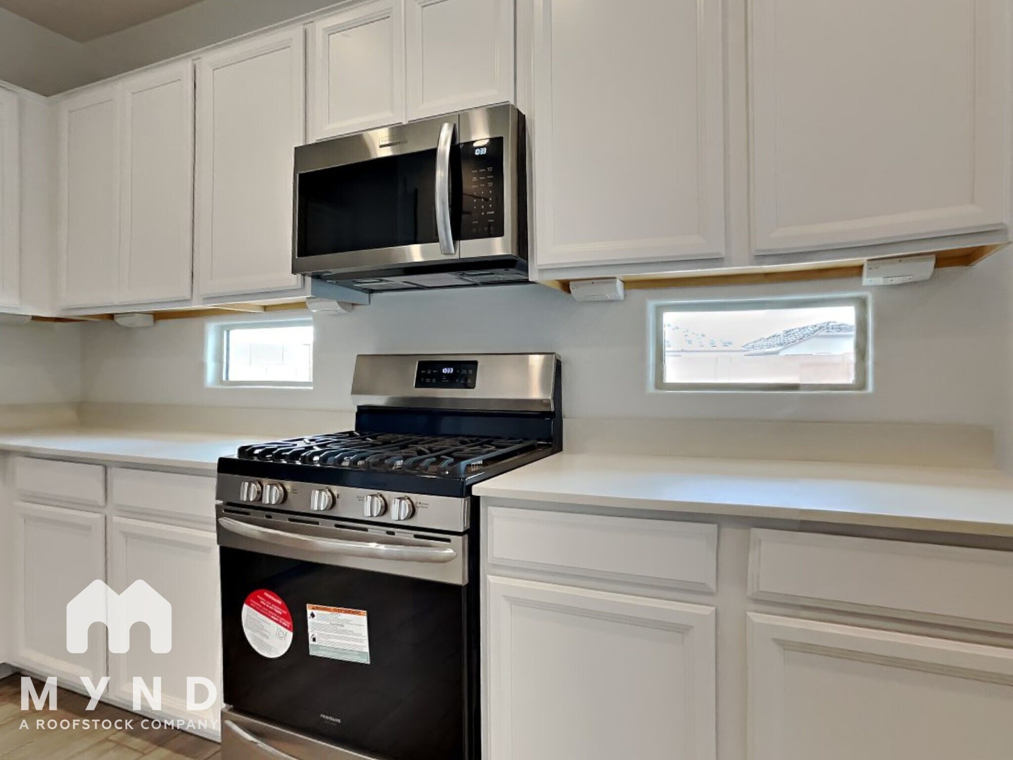 Building Photo - 9513 W Turney Ave