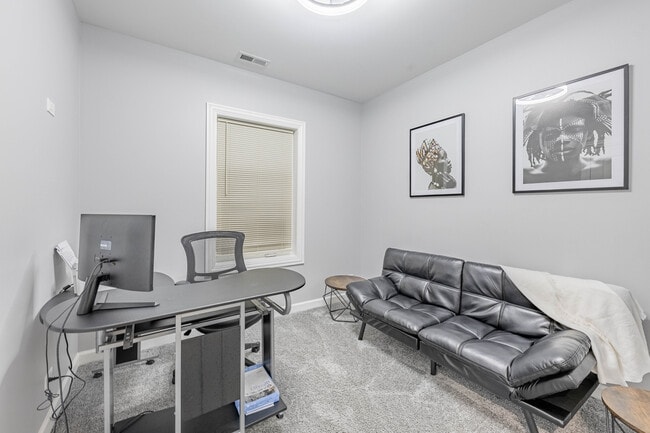 Building Photo - 4634 S Langley Ave