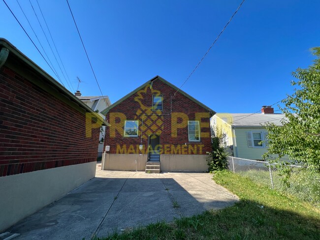 Building Photo - 70 E Hillcrest Ave