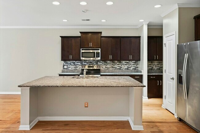 Building Photo - 194 Cypress Forest Dr