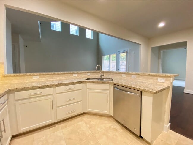 Building Photo - 9510 Cedarpost Square St