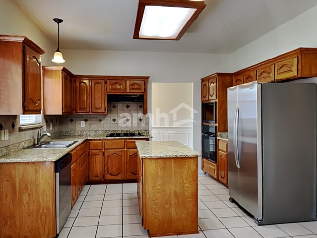 Building Photo - 962 Wisperwood Dr