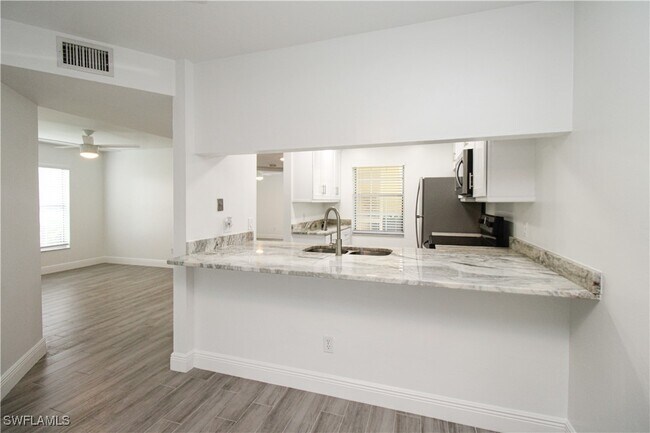 Building Photo - 2566 Kings Lake Blvd