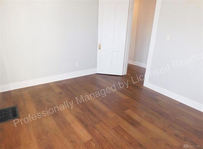 Building Photo - 1580 Highland Ave