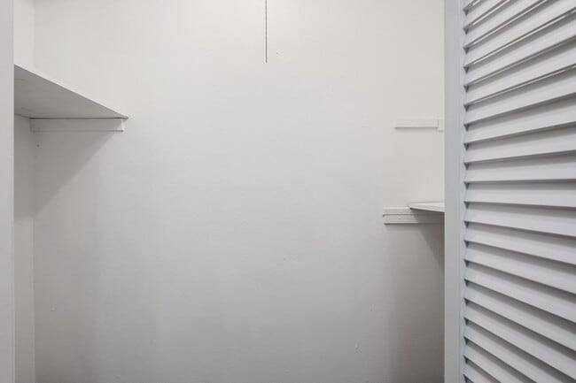 Building Photo - Spacious 3BR Far West Duplex with Loft & Private Deck