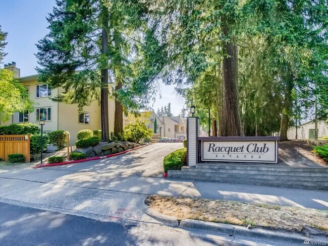 Building Photo - Spacious 2 bedroom 1.75 bath condo Racquet...