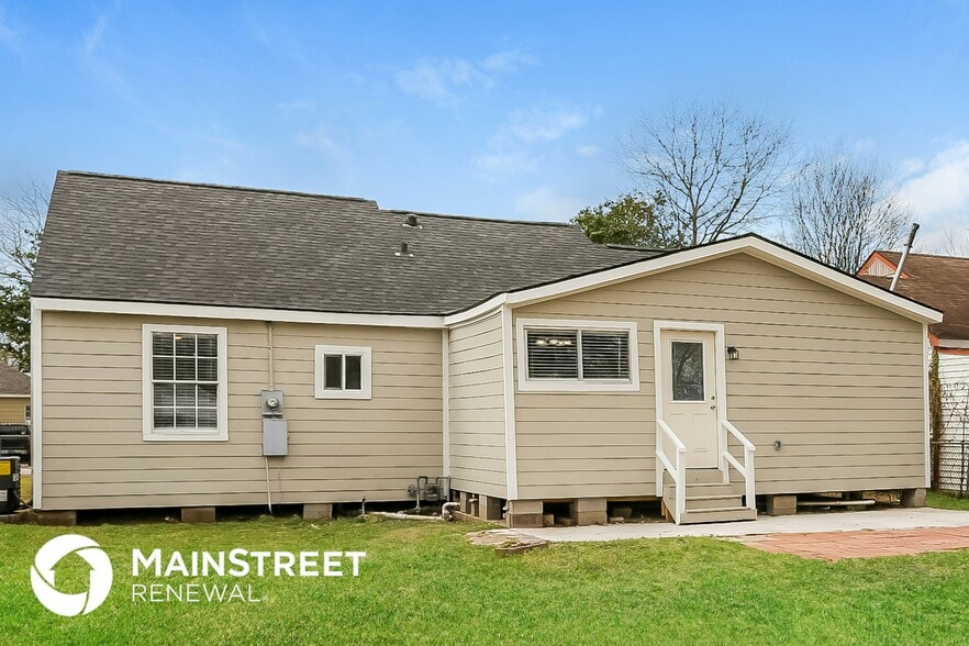 Building Photo - 1023 Hahlo St