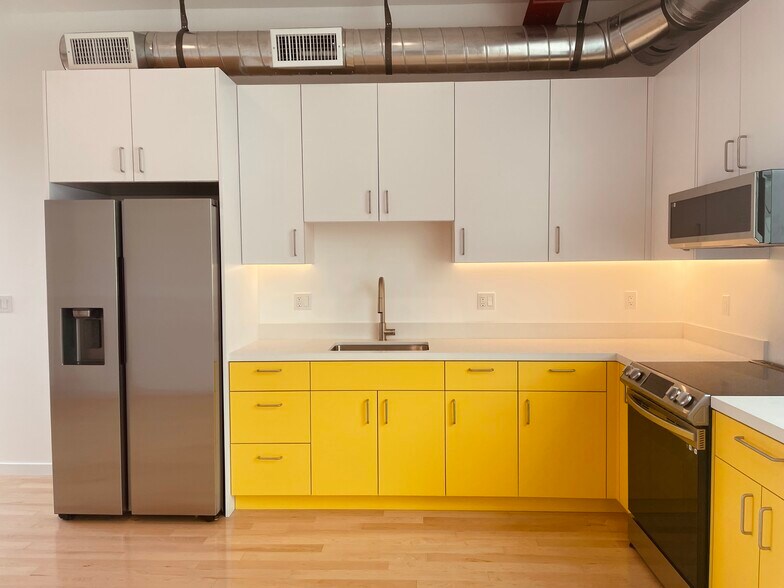 Building Photo - 6539 West Blvd