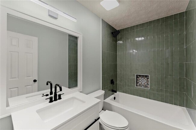 Building Photo - 2440 Red Fox Run NW