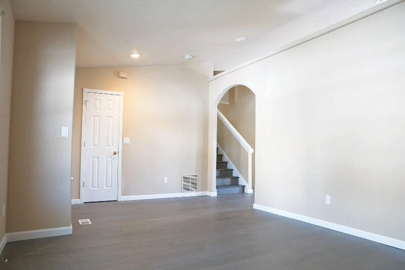 Building Photo - 6921 SE 156th Ave