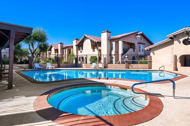 Building Photo - Townhome for Rent