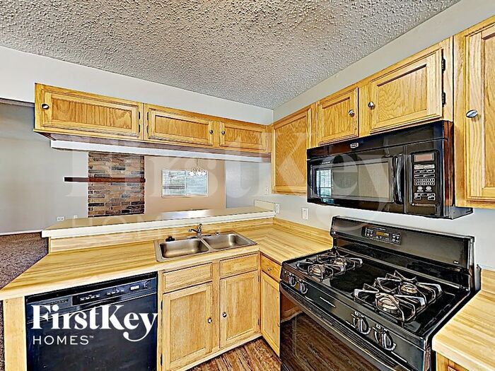 Building Photo - 18115 Brooknoll Dr