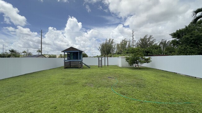 Building Photo - $2,995.00 - 3 Beds / 2 Baths, no deposit option available!