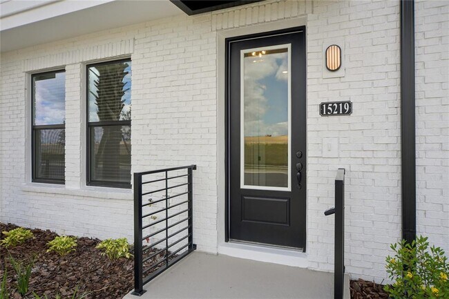 Building Photo - 15219 Hamlin Pk Dr