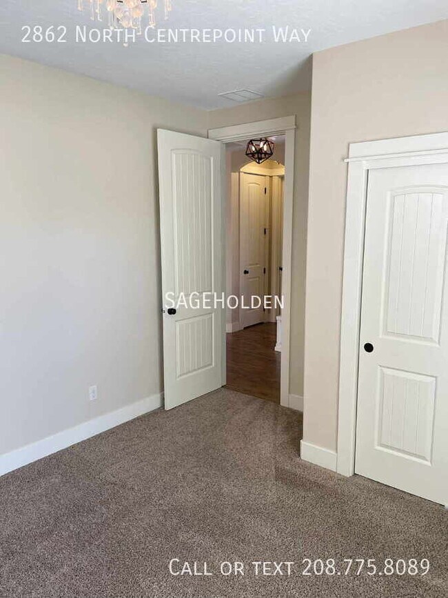 Building Photo - 2862 N Centrepoint Way