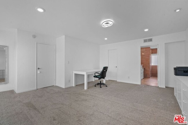 Building Photo - 5255 Coldwater Canyon Ave