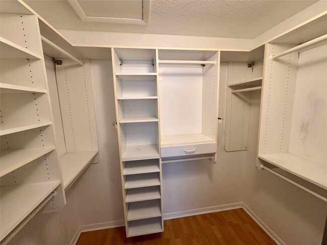 Building Photo - 604 N University Dr