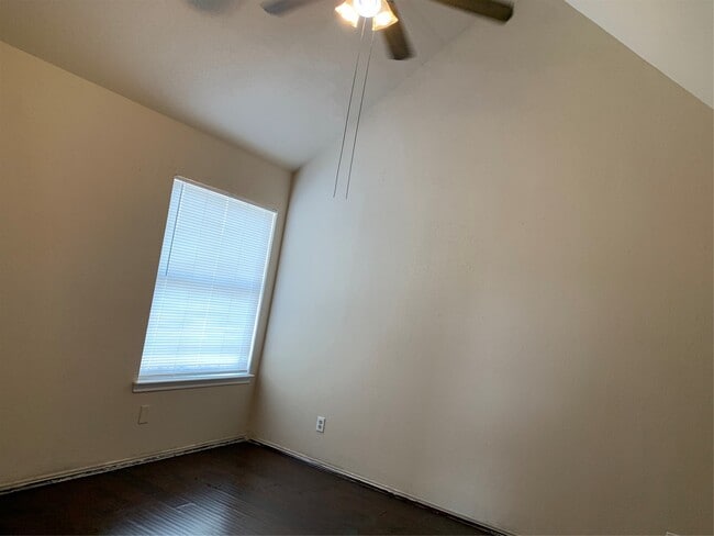 Building Photo - 14550 Fonmeadow Dr
