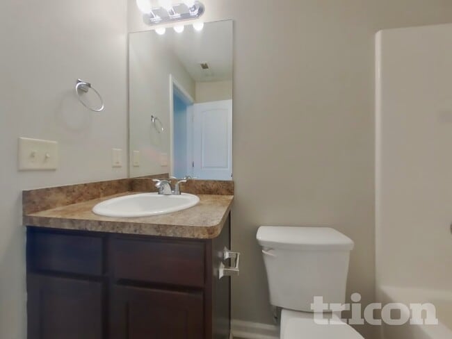 Building Photo - 30 Wyndham Ct