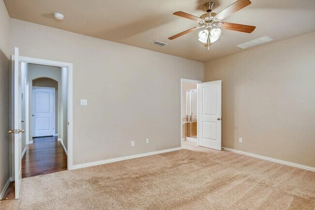 Building Photo - 2753 Calmwood Dr