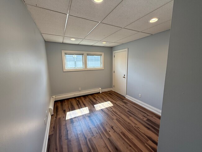 Building Photo - London Flats