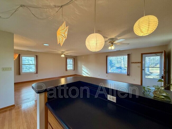 Building Photo - 74 Oakdale Dr