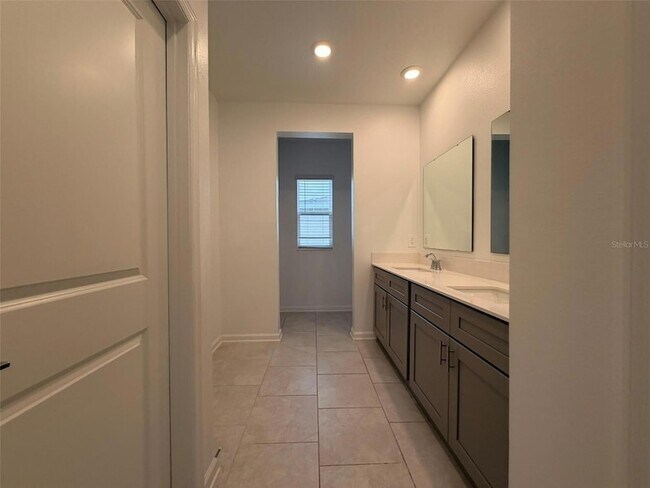 Building Photo - 2030 Shaggy Fisher Dr