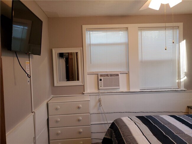 Building Photo - 7594 2nd St