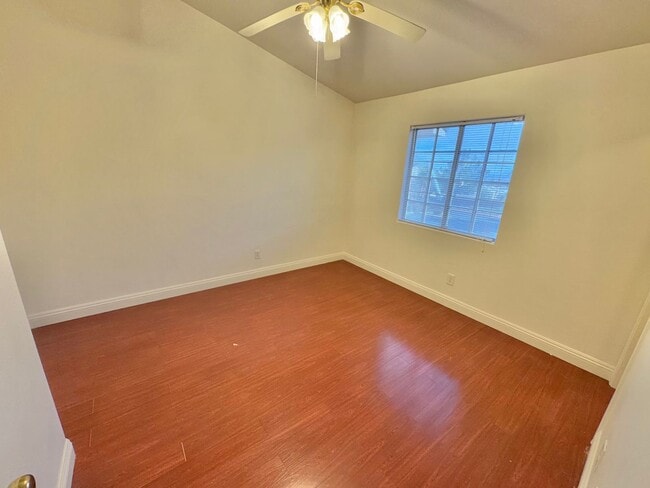 Building Photo - Beautiful 2 bedroom townhome with 2 car garage in gated community near Summerlin