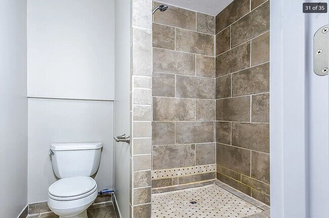 Building Photo - Gretna Gem: 4 Bedroom Home with Room to Grow